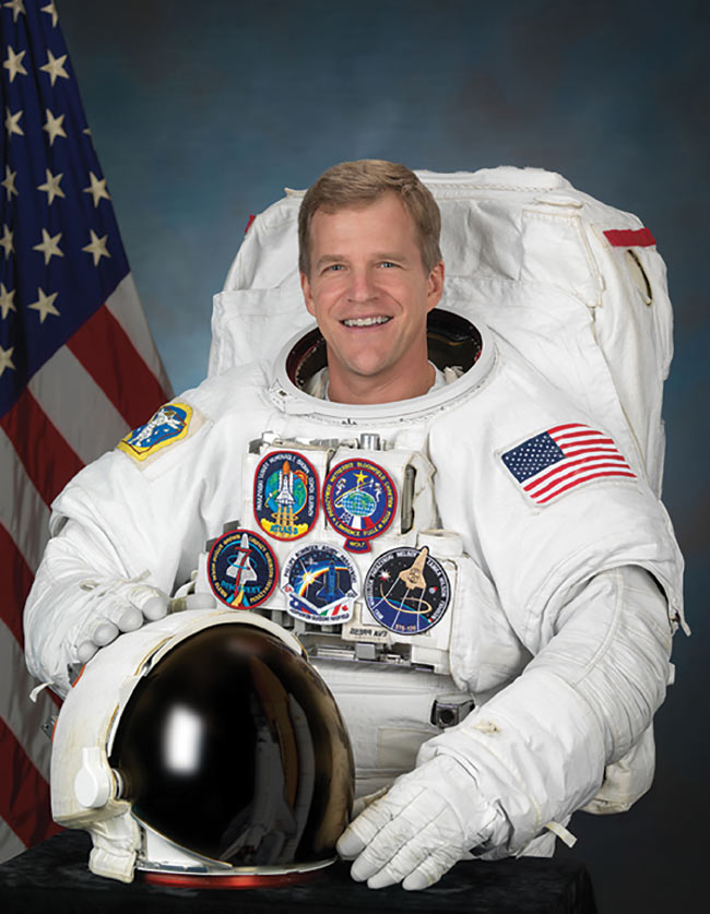 Dr. Scott Parazynski will give the keynote address at the 2019 ASLMS conference. He is a physician, former NASA astronaut and researcher, and founder and CEO of Fluidity Technologies.