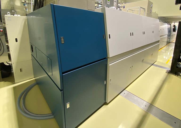 External view of 250-joule industrial pulsed laser. Courtesy of Hamamatsu Photonics.