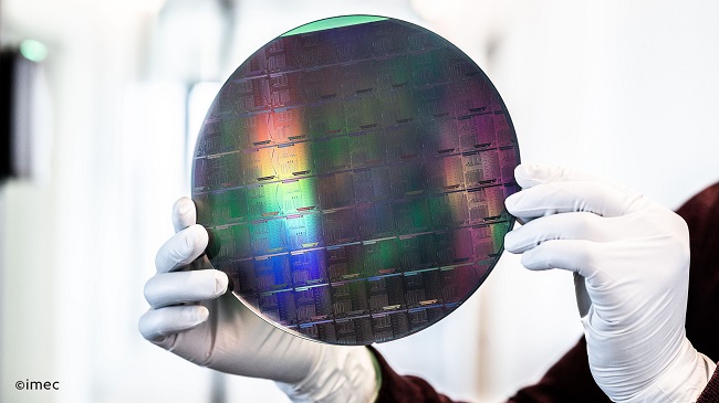 A SiN wafer with photonic integrated circuits manufactured on imec’s advanced 200mm line. Courtesy of imec.