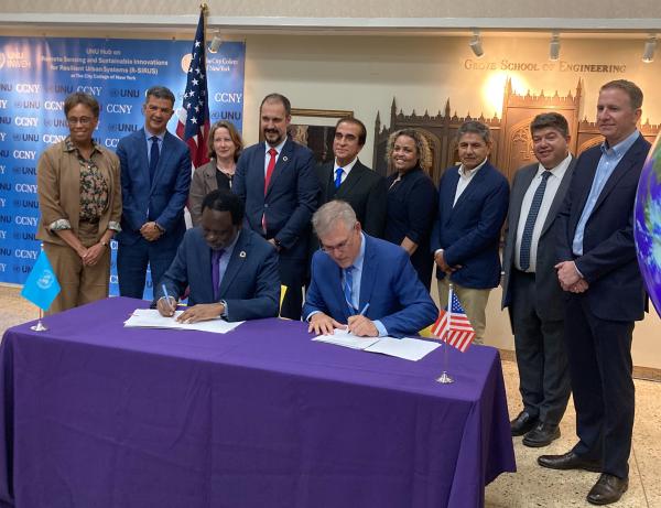 (Left) UNU rector Tshilidzi Marwala and CCNY president Vince Boudreau signing the agreement for the R-SIRUS partnership. Courtesy of CCNY.