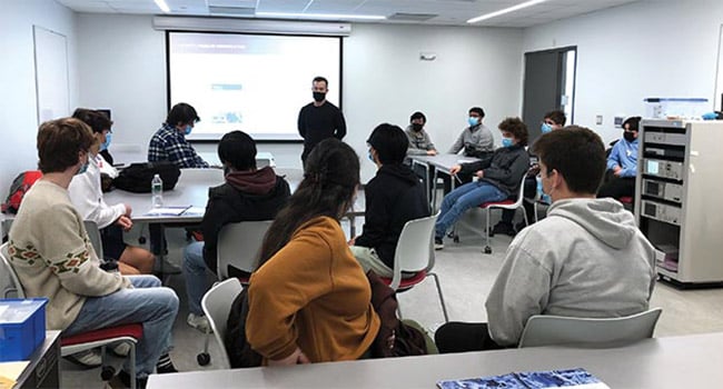 Students from Doherty Memorial High School in Worcester, Mass., are introduced to college-level courses during a visit to Worcester Polytechnic Institute. Courtesy of Spark Photonics Foundation.