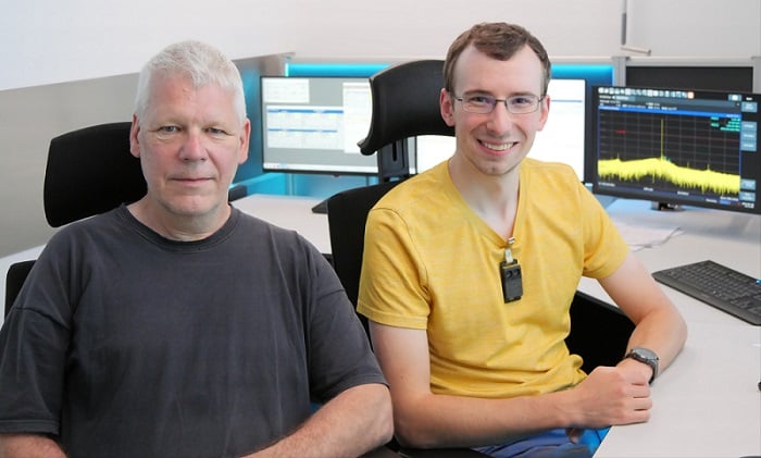 Project manager Jörg Feikes (left) and researcher Arnold Kruschinski (right) in the control room of BESSY II and MLS. Courtesy of Ina Helms/HZB.