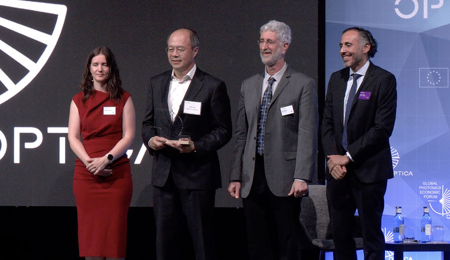 MKS Inc. president, John T. C. Lee is recognized as part of Optica's i4 awards program. Courtesy of Andreas Thoss.
