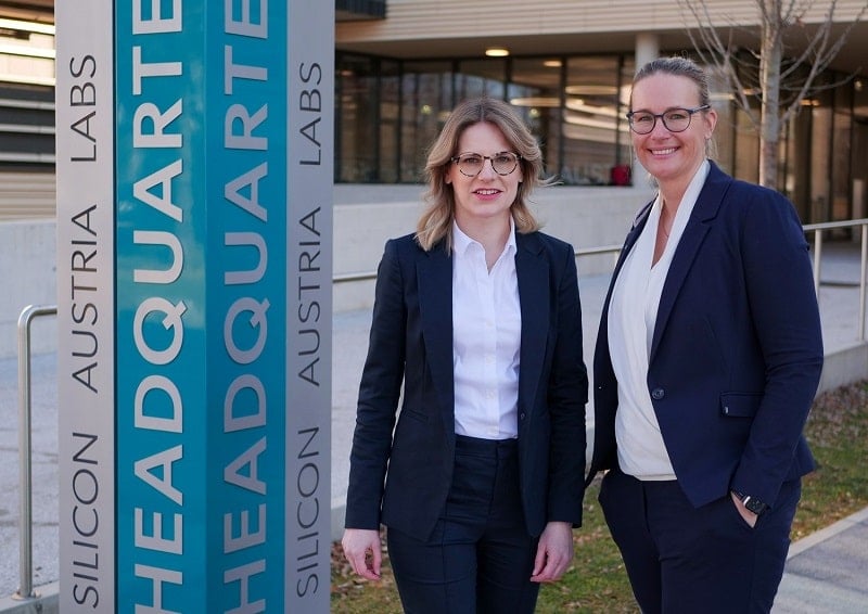 Isabel Tausendschön (left) and Silicon Austria Labs CEO Christina Hirschl. Courtesy of Silicon Austria Labs.