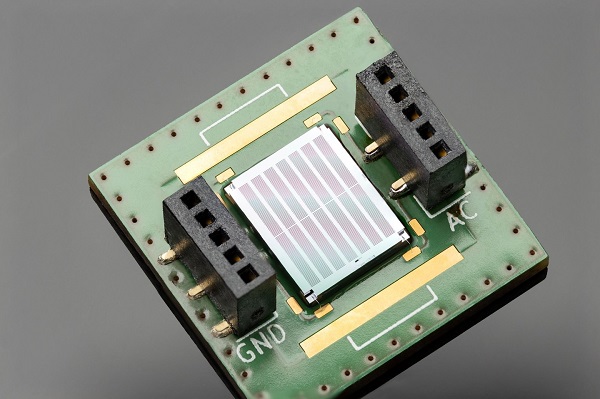 Under the InSeKT project, capacitive micromechanical ultrasonic transducer chips, among other technologies, will be developed to allow on-chip signal processing. Courtesy of Fraunhofer IPMS.