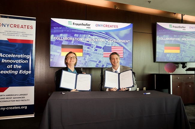 Deputy director of Fraunhofer IPMS Wenke Weinreich (left) and NY CREATES’ Vice President of Strategies, Partnerships & New Ventures and COO Paul Kelly signed a joint development agreement to drive R&D focused on the development of memory devices at the 300 mm scale. Courtesy of NY CREATES.