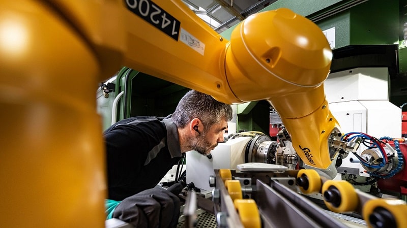 Robotics being used in a factory. Courtesy of VDMA