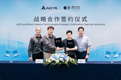 AEye’s CEO, Matt Fisch, and Vice President of Business Development, Ben Hua, sign strategic partnership with Black Sesame Technologies in China. Courtesy of AEye.