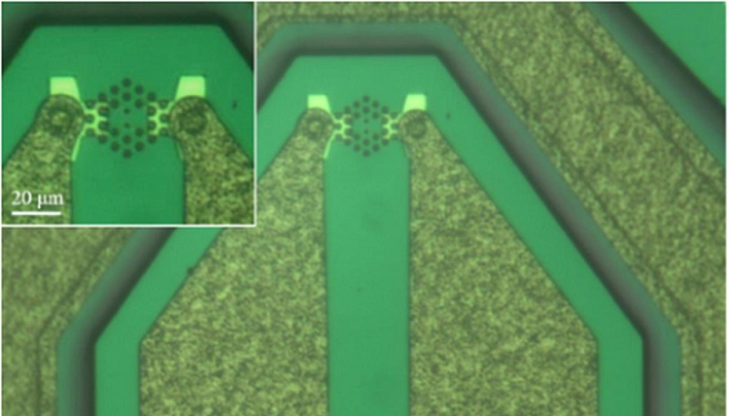 940-nanometer dual-cavity photonic crystal VCSEL array with weakly anti-guided cavities supporting coherent supermode emission. Courtesy of the University of Illinois Urbana-Champaign.