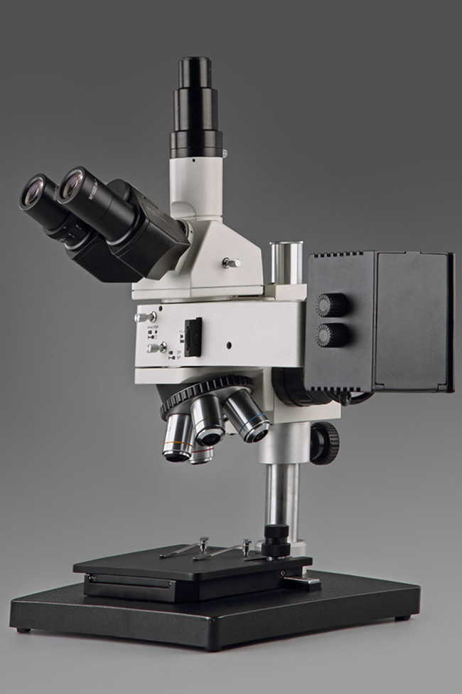 Reflected and Transmitted Upright Metallurgical Microscope